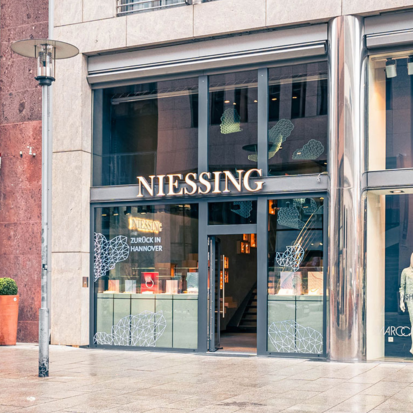 FULL/PART-TIME SALES ASSISTANT (M/F/X), PREFERABLY WITH GOLDSMITH EXPERIENCE