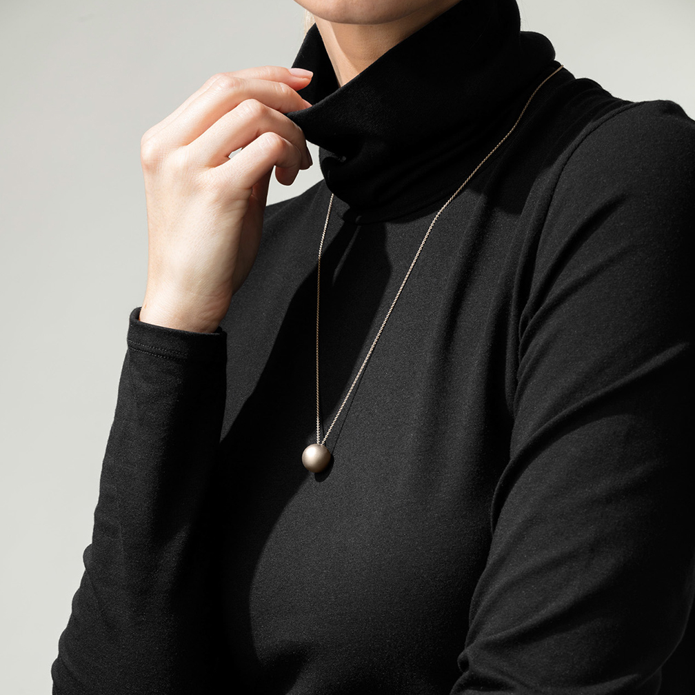 Niessing Now Galaxy sphere (チェーン付)