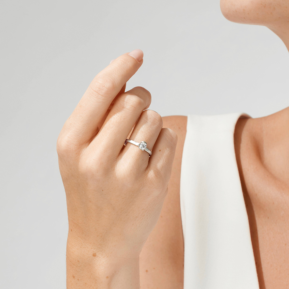 霓星 Lotus 霓星 Lotus