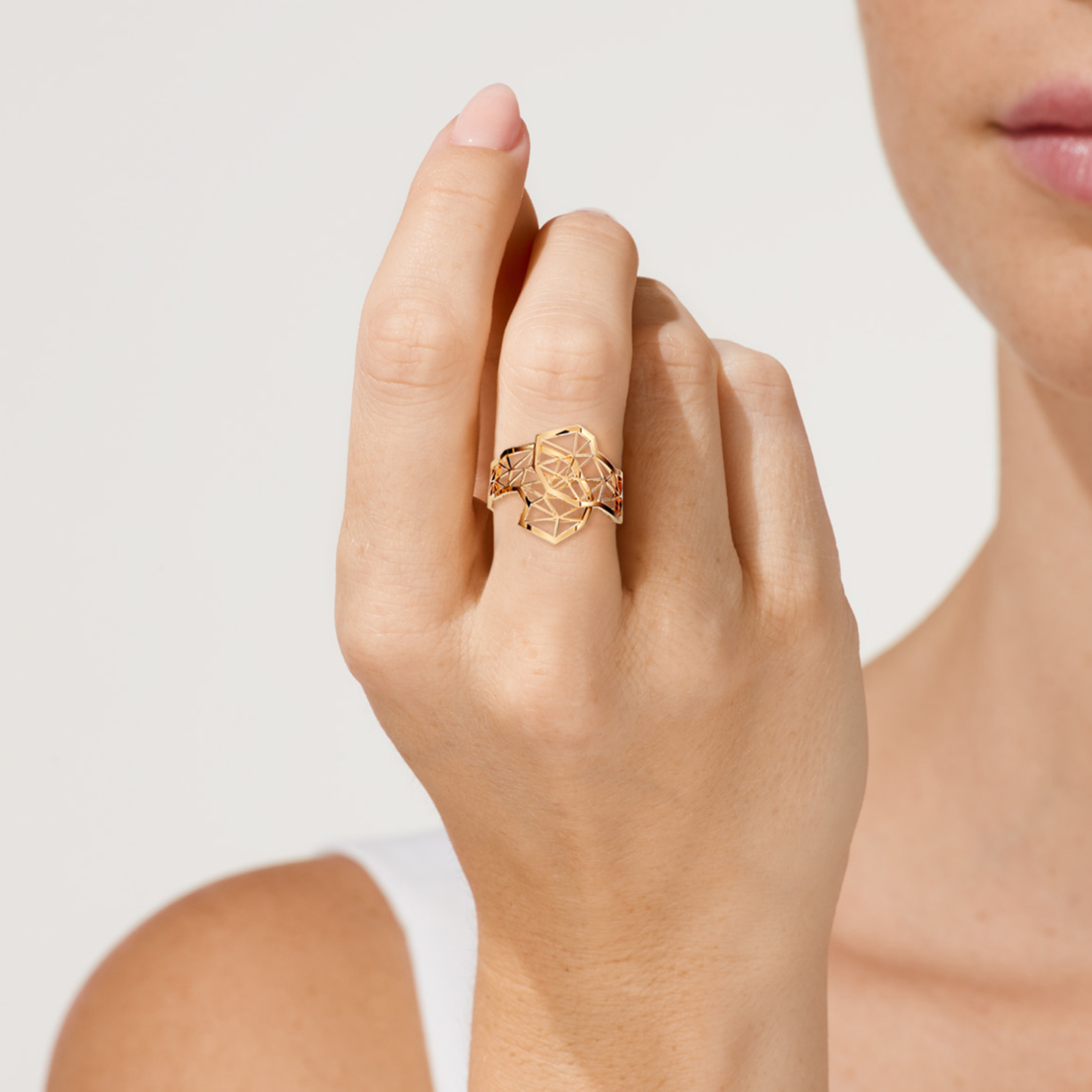 霓星Topia Vision Embrace戒指